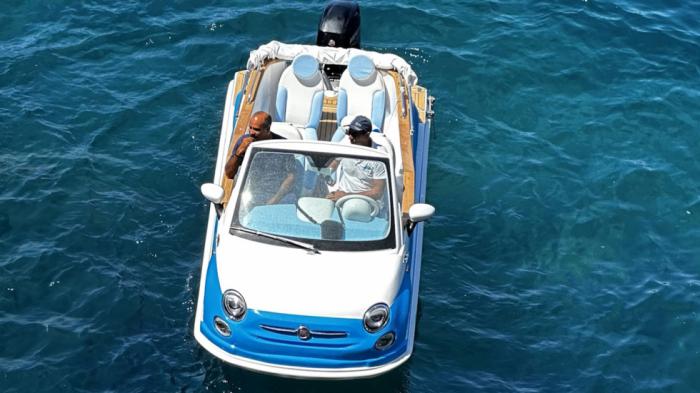 Το 500αράκι της Fiat γίνεται... σκάφος και αρμενίζει τη Μεσόγειο